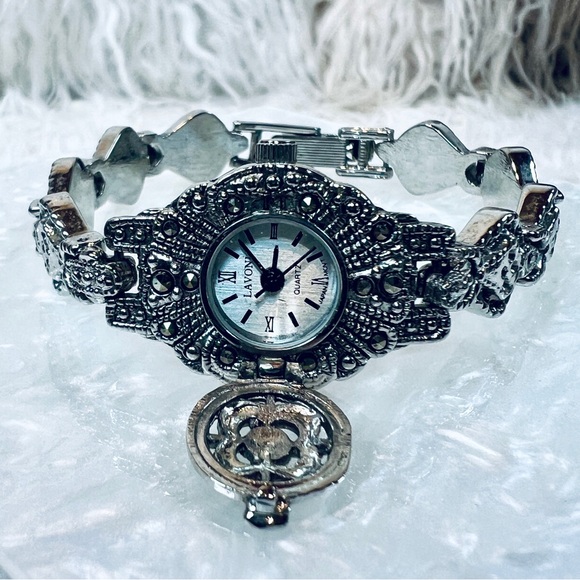 Vintage Lavoni aged Silvertone costume bracelet, watch Japan movement - Picture 7 of 8